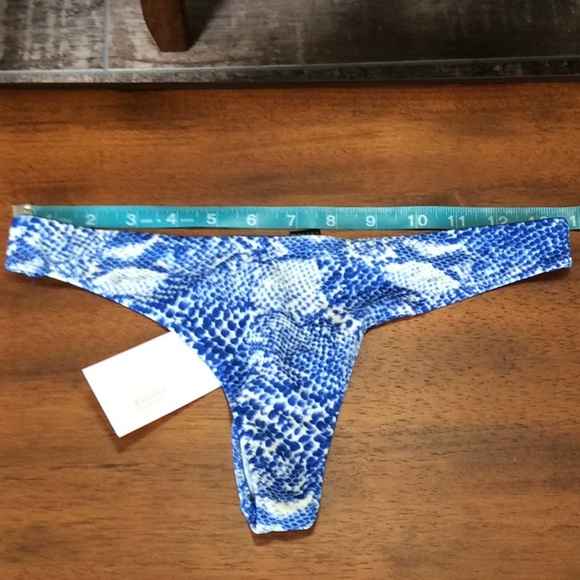 NWT🐆Blue Animal print thongs💙 - Picture 3 of 4